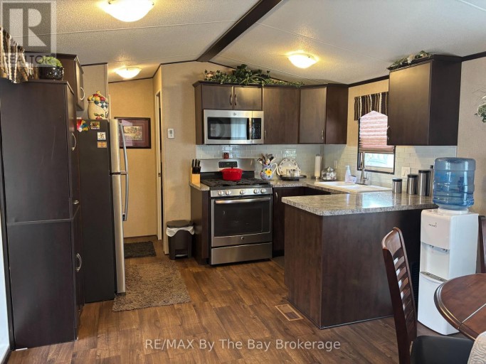 8 KENORA TRAIL, Wasaga Beach, Ontario, L9Z1X7