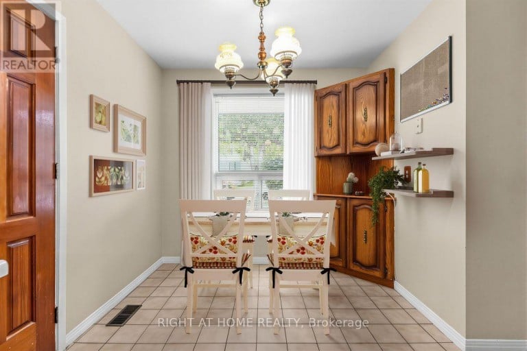 12 CANDLEWOOD CRESCENT, Toronto (York University Heights), Ontario, M3J1G8