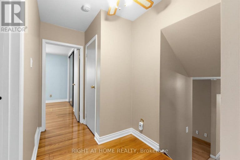 12 CANDLEWOOD CRESCENT, Toronto (York University Heights), Ontario, M3J1G8