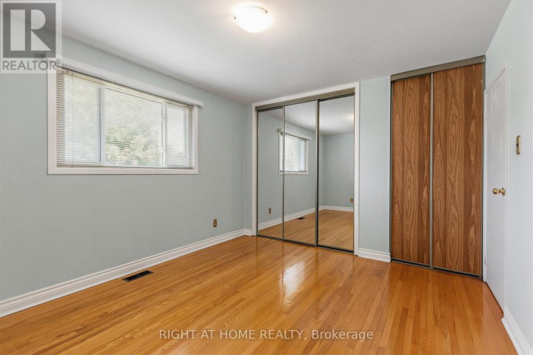 12 CANDLEWOOD CRESCENT, Toronto (York University Heights), Ontario, M3J1G8