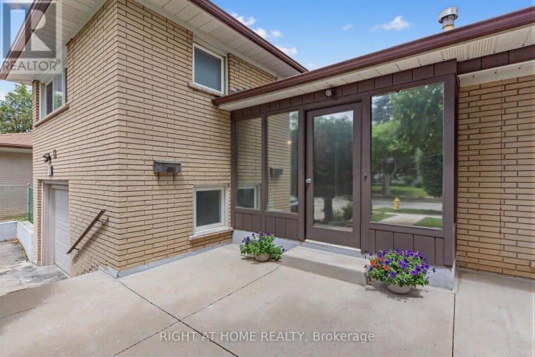 12 CANDLEWOOD CRESCENT, Toronto (York University Heights), Ontario, M3J1G8