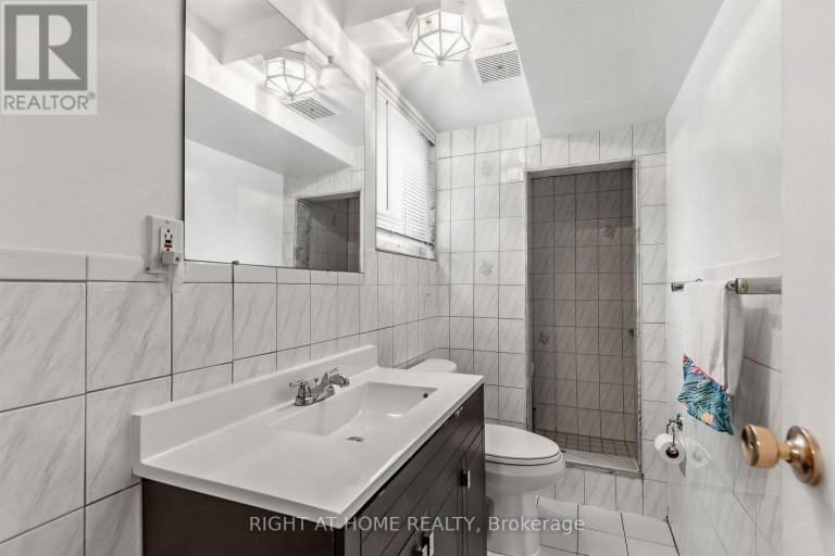 12 CANDLEWOOD CRESCENT, Toronto (York University Heights), Ontario, M3J1G8