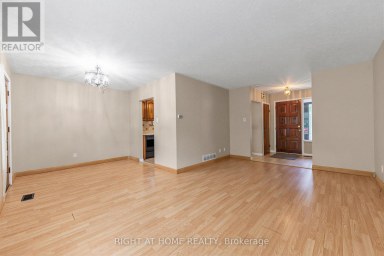 12 CANDLEWOOD CRESCENT Toronto (York University Heights) Ontario photo 7