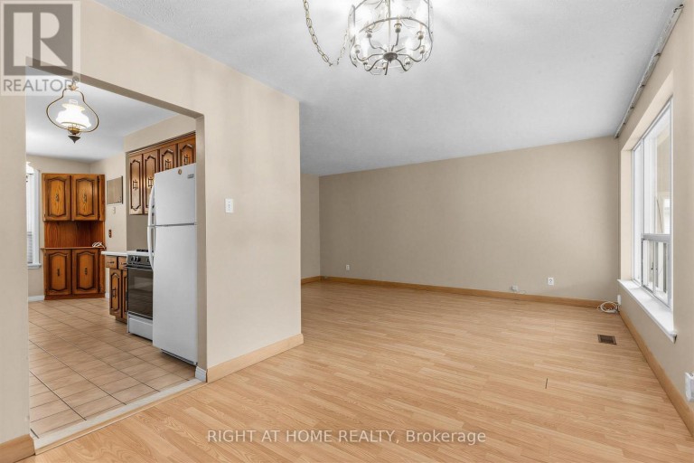 12 CANDLEWOOD CRESCENT, Toronto (York University Heights), Ontario, M3J1G8
