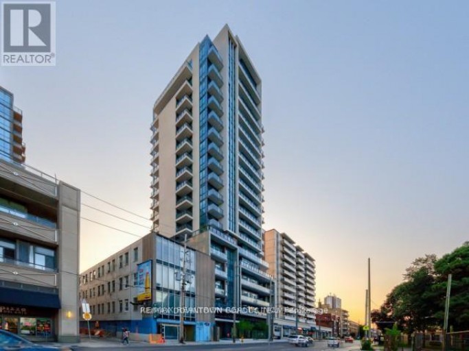 303 - 1486 BATHURST STREET, Toronto (Humewood-Cedarvale), Ontario, M5P3G9