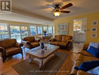 1103 MOSLEY STREET Wasaga Beach Ontario photo 5