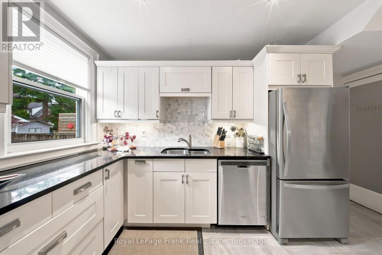44 MCLAUGHLIN BOULEVARD, Oshawa (O'Neill), Ontario, L1G2N9
