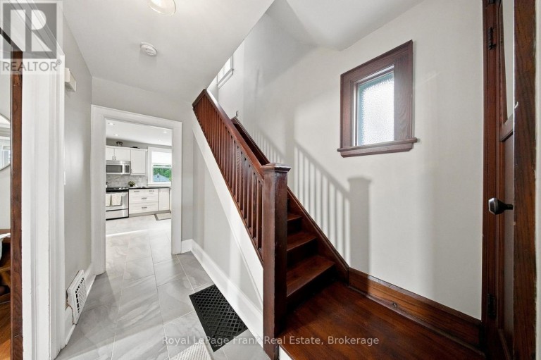 44 MCLAUGHLIN BOULEVARD, Oshawa (O'Neill), Ontario, L1G2N9
