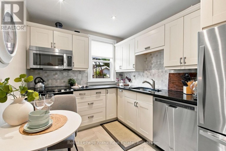 44 MCLAUGHLIN BOULEVARD, Oshawa (O'Neill), Ontario, L1G2N9