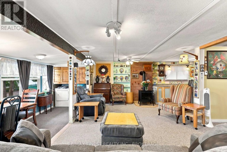 1263 WHITE LAKE ROAD, Frontenac (Frontenac South), Ontario, K0H1T0