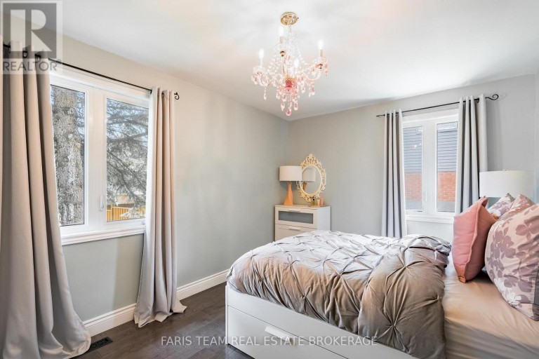 10 KAREN CRESCENT, Orillia, Ontario, L3V3H1