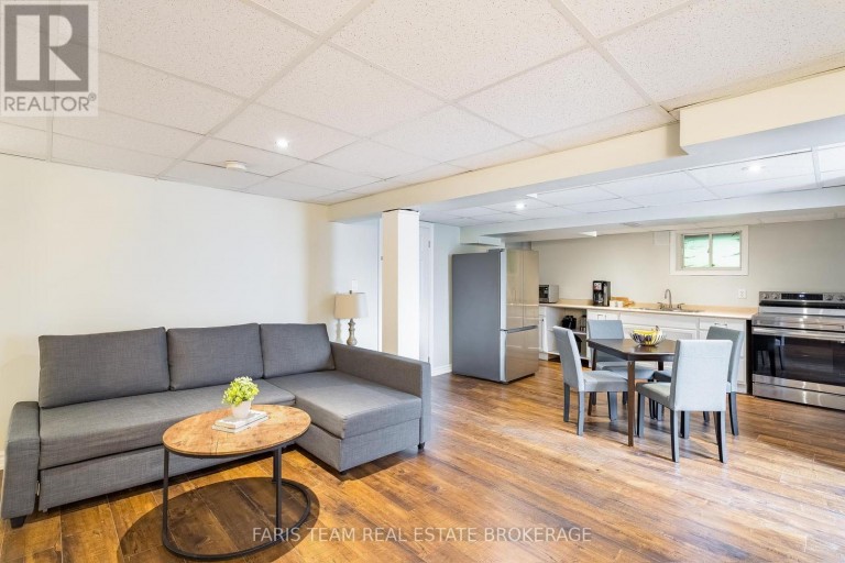 10 KAREN CRESCENT, Orillia, Ontario, L3V3H1