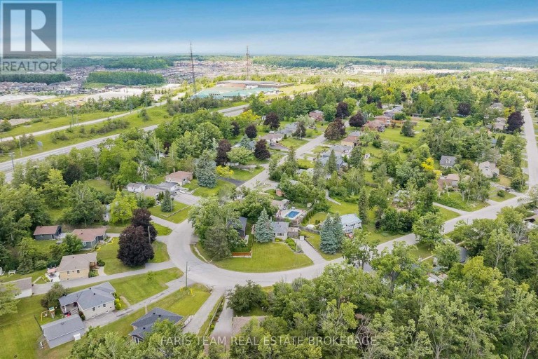 10 KAREN CRESCENT, Orillia, Ontario, L3V3H1