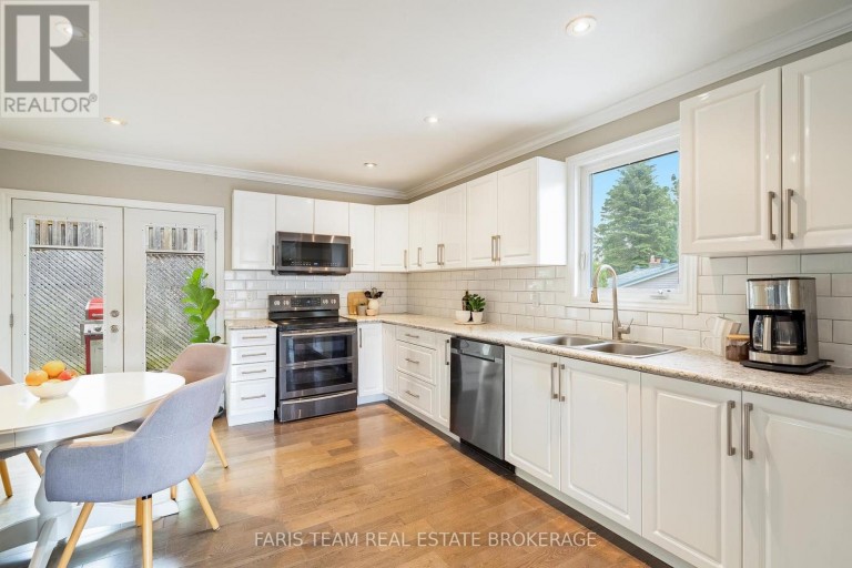 10 KAREN CRESCENT, Orillia, Ontario, L3V3H1