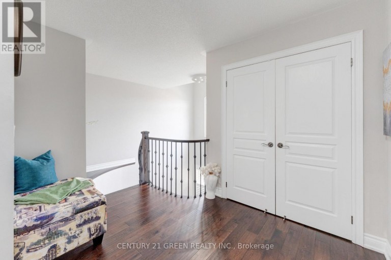 3 LISSON CRESCENT, Brampton (Credit Valley), Ontario, L6X5H8