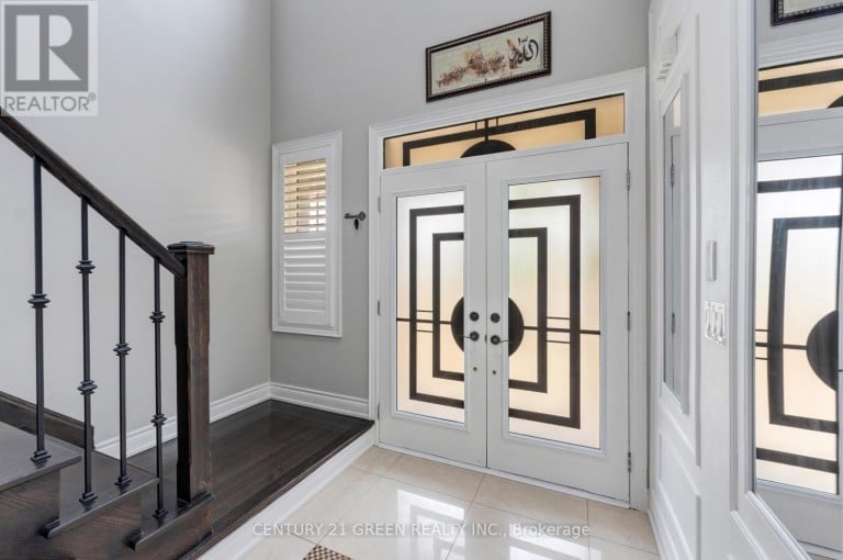 3 LISSON CRESCENT, Brampton (Credit Valley), Ontario, L6X5H8