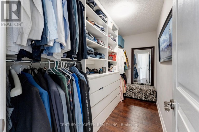 3 LISSON CRESCENT, Brampton (Credit Valley), Ontario, L6X5H8