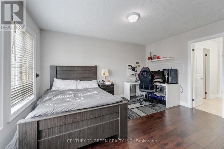 3 LISSON CRESCENT, Brampton (Credit Valley), Ontario, L6X5H8