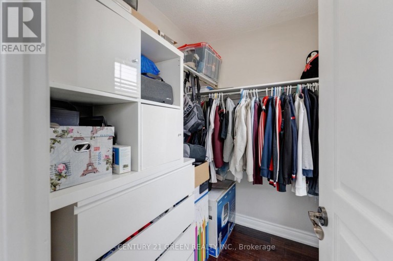 3 LISSON CRESCENT, Brampton (Credit Valley), Ontario, L6X5H8