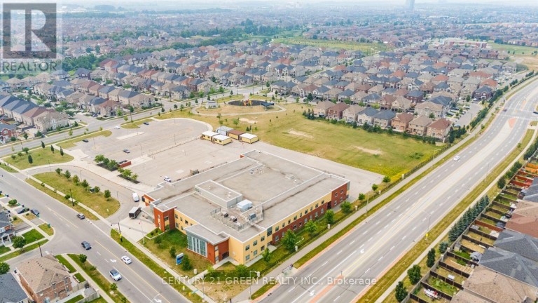 3 LISSON CRESCENT, Brampton (Credit Valley), Ontario, L6X5H8