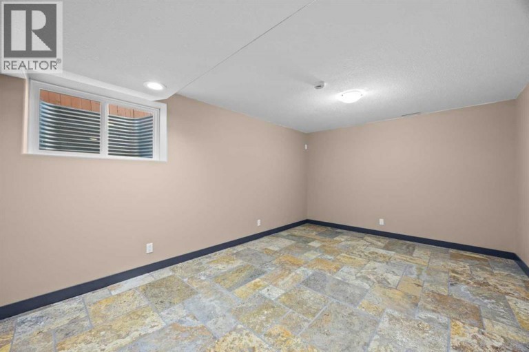 139 Tuscany Ridge Close NW, Calgary, Alberta, T3L2K6