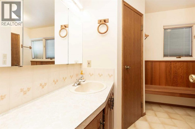 262 Fairway Drive, Coaldale, Alberta, T1M1H3