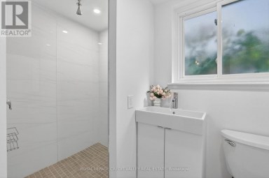 32 FARMINGTON DRIVE Brampton (Brampton East) Ontario photo 25