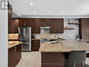 45 GAMLA ROAD Vaughan (Patterson) Ontario photo 11