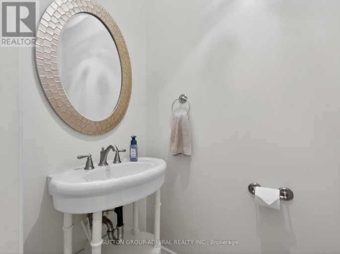 45 GAMLA ROAD, Vaughan (Patterson), Ontario, L6A0W5
