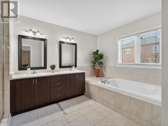 45 GAMLA ROAD Vaughan (Patterson) Ontario photo 22