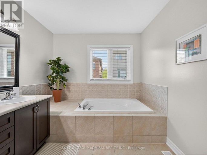 45 GAMLA ROAD, Vaughan (Patterson), Ontario, L6A0W5