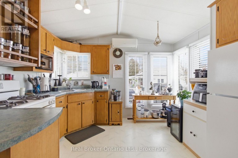 428 PINE PASS, Centre Wellington, Ontario, N1M2W5