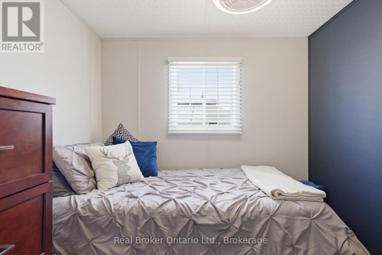 428 PINE PASS, Centre Wellington, Ontario, N1M2W5