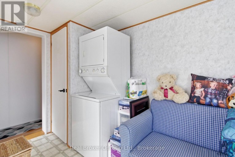 428 PINE PASS, Centre Wellington, Ontario, N1M2W5