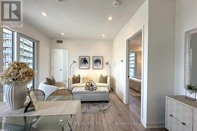 3302 - 108 PETER STREET, Toronto (Waterfront Communities), Ontario, M5V0W2