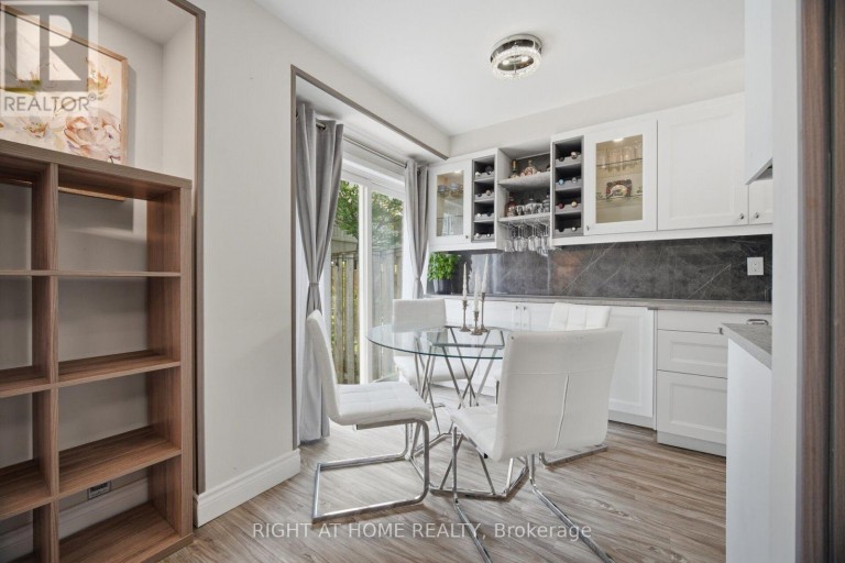 14 - 104 FRANCES AVENUE, Hamilton (Lakeshore), Ontario, L8E5X3