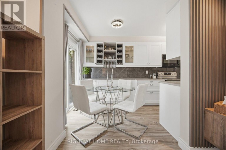 14 - 104 FRANCES AVENUE, Hamilton (Lakeshore), Ontario, L8E5X3