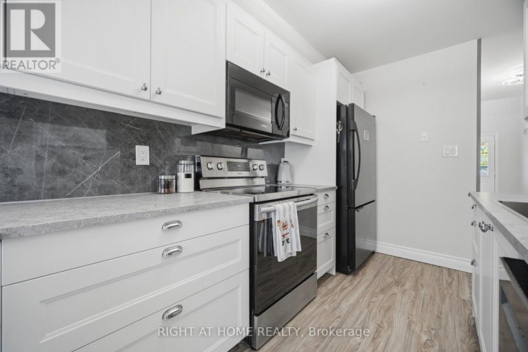 14 - 104 FRANCES AVENUE, Hamilton (Lakeshore), Ontario, L8E5X3