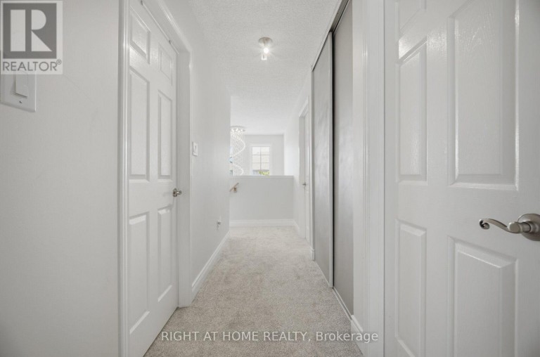 14 - 104 FRANCES AVENUE, Hamilton (Lakeshore), Ontario, L8E5X3