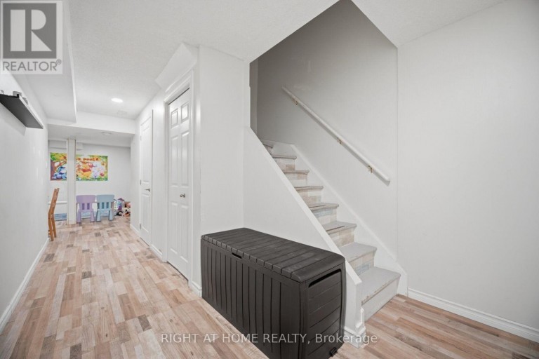 14 - 104 FRANCES AVENUE, Hamilton (Lakeshore), Ontario, L8E5X3