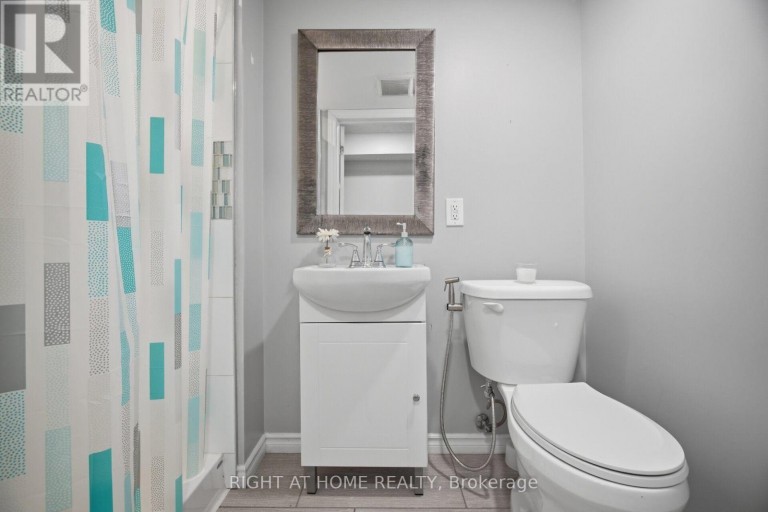 14 - 104 FRANCES AVENUE, Hamilton (Lakeshore), Ontario, L8E5X3