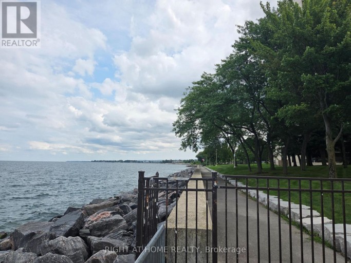 14 - 104 FRANCES AVENUE, Hamilton (Lakeshore), Ontario, L8E5X3