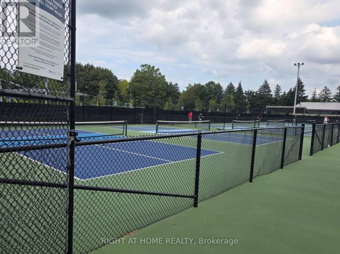 14 - 104 FRANCES AVENUE, Hamilton (Lakeshore), Ontario, L8E5X3