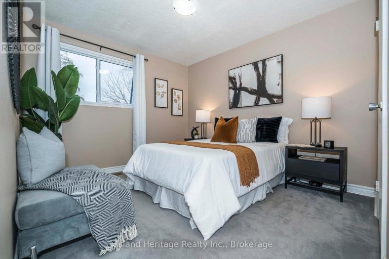 3 - 730 CEDAR STREET, Oshawa (Lakeview), Ontario, L1H4M6