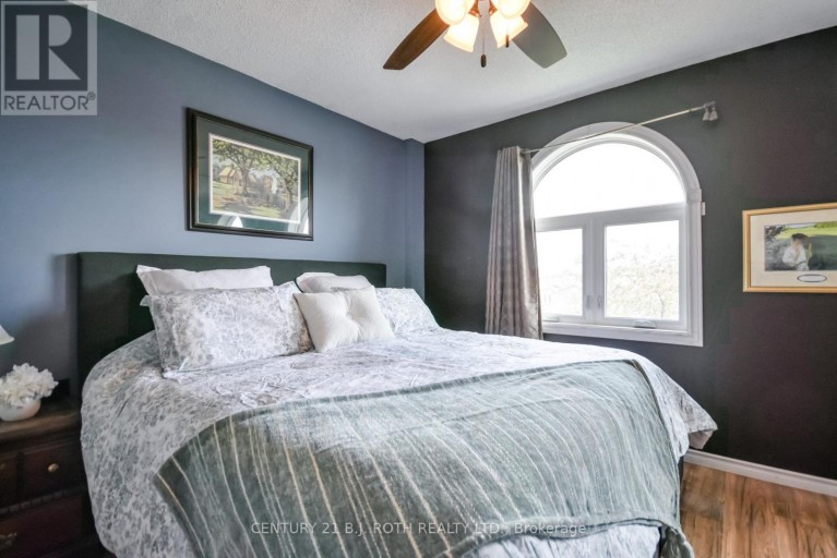 42 FARMSTEAD CRESCENT, Barrie (Holly), Ontario, L4N8S1