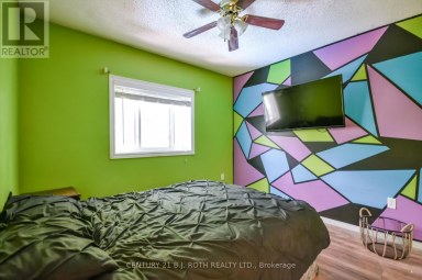 42 FARMSTEAD CRESCENT Barrie (Holly) Ontario photo 24