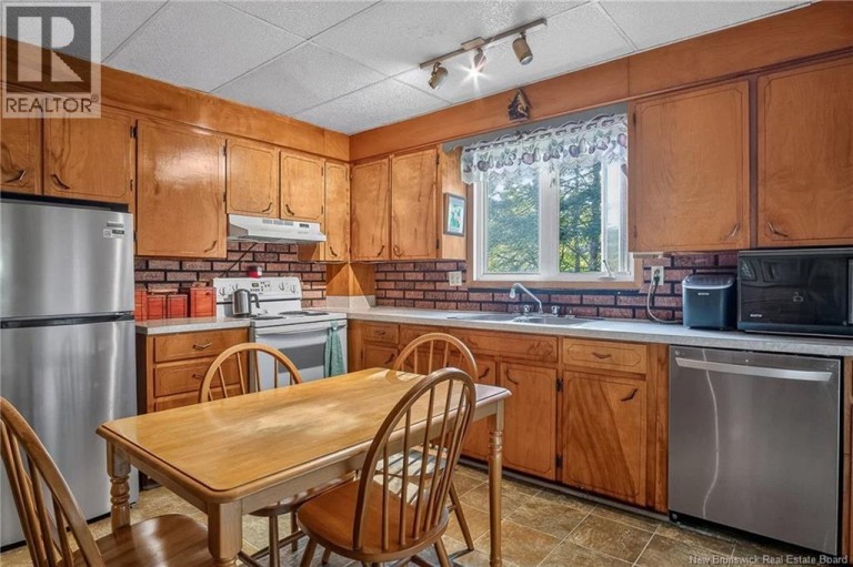 28 Marr Road, Rothesay, New Brunswick, E2E2R5