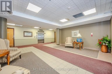 208 - 105 BAGOT STREET Guelph (Junction/Onward Willow) Ontario photo 12