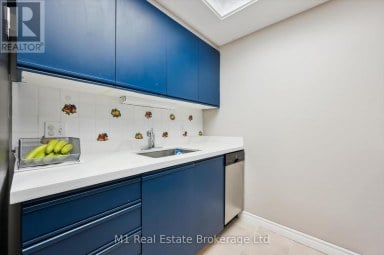 208 - 105 BAGOT STREET Guelph (Junction/Onward Willow) Ontario photo 21