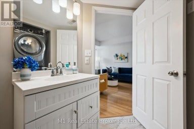 208 - 105 BAGOT STREET Guelph (Junction/Onward Willow) Ontario photo 30
